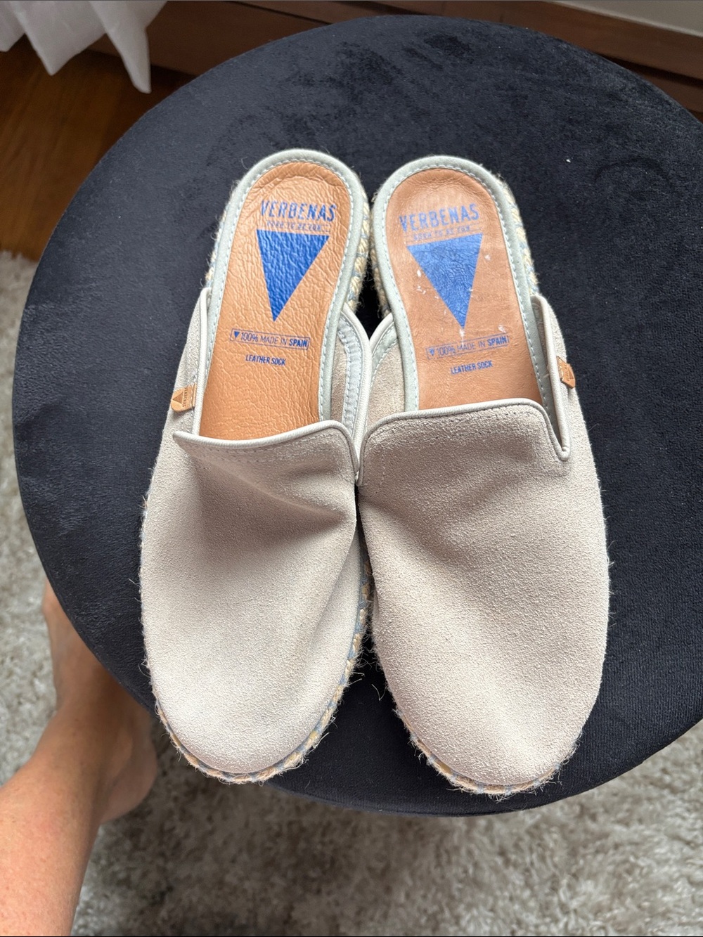 NWOT Verbenas Women's Cream Suede Slip-On Flats